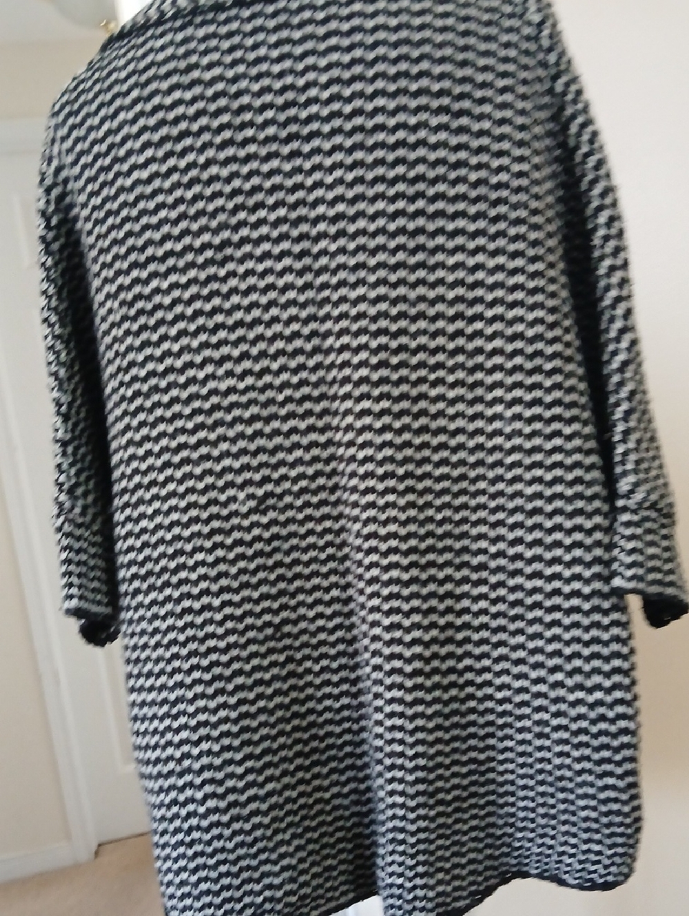 💓3/$15 Black and White Women's Cardigan - Picture 11 of 13